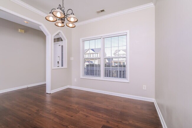 Building Photo - 4049 Laurel Glen Dr