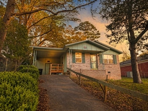 Building Photo - 1139 Abraham St