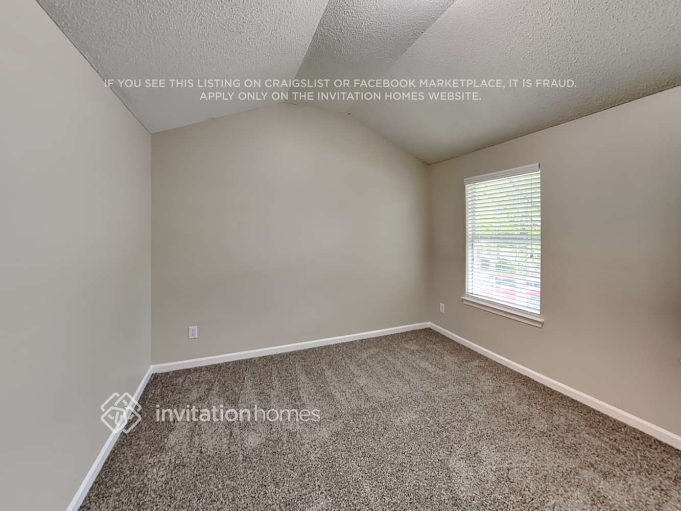 Building Photo - 135 Hidden Creek Dr
