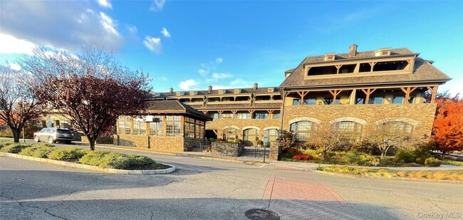 Building Photo - 127 W Main St