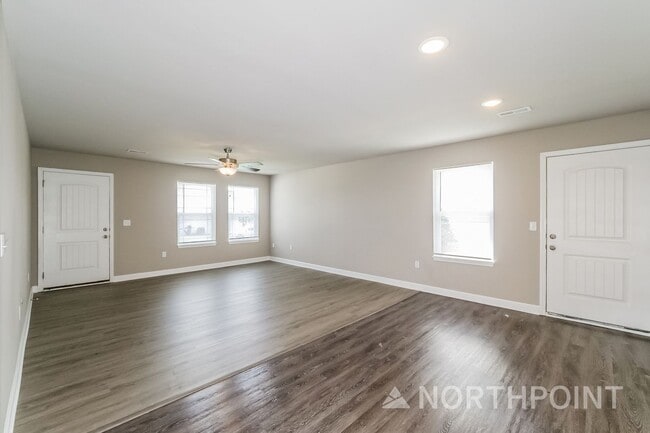 Building Photo - 3 BR/2BA | Newly Renovated Single Family Home | In Blue Springs |  Pet Friendly with Garage