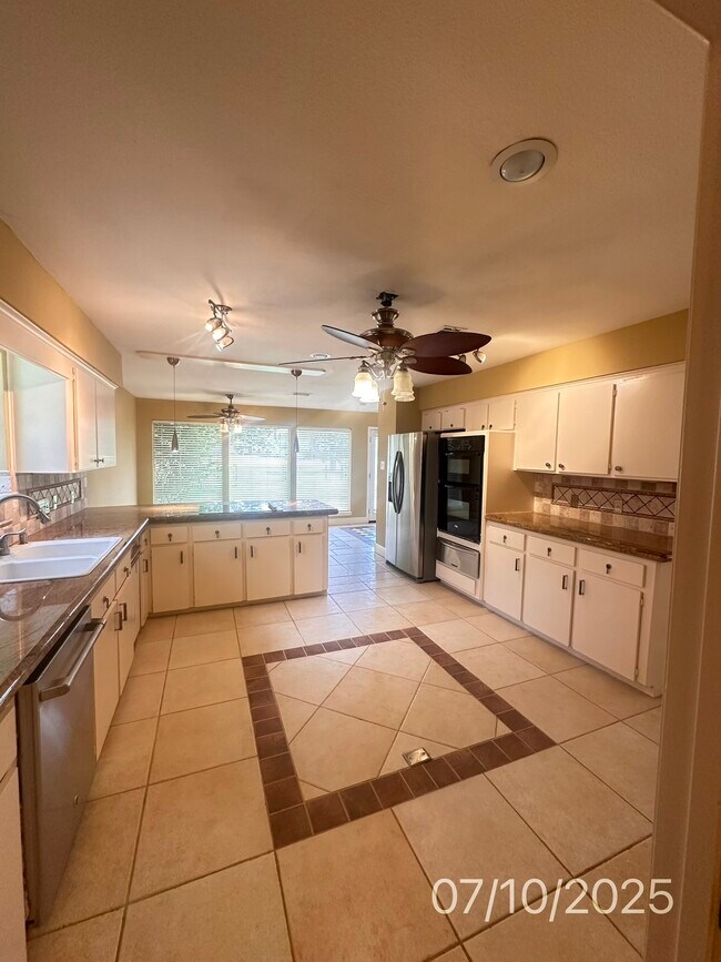 Building Photo - 20326 Spoonwood Dr