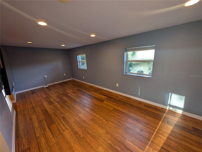 Building Photo - 140 N Briggs Ave