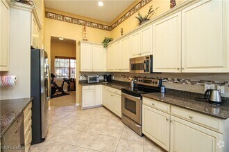 Building Photo - 12240 Toscana Way