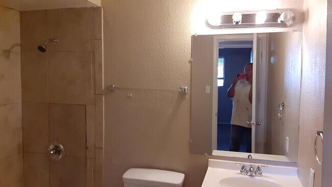 Building Photo - 4717 N 47th Dr