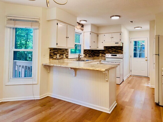 Building Photo - Charming & Spacious 3-Bedroom Home Just Mi...