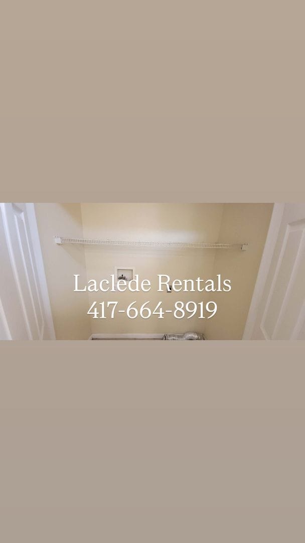 Building Photo - 2 BEDROOM 1 BATHROOM DUPLEX FOR RENT