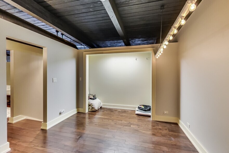 Building Photo - 540 N Lake Shore Dr