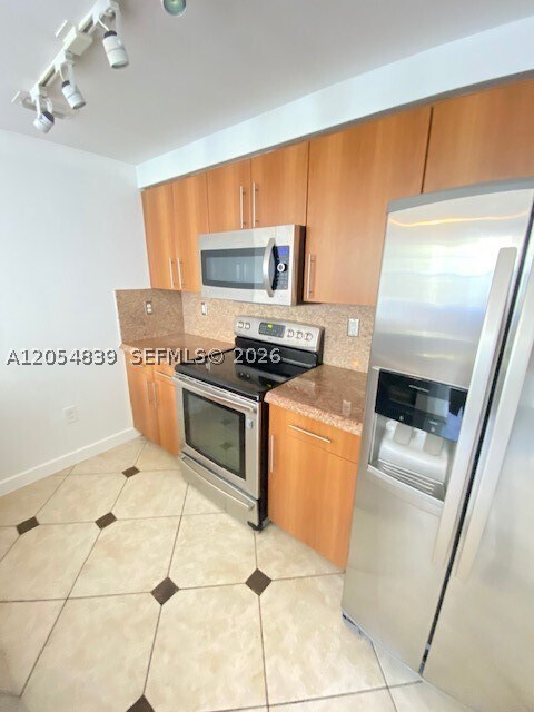 Building Photo - 5880 W Sample Rd