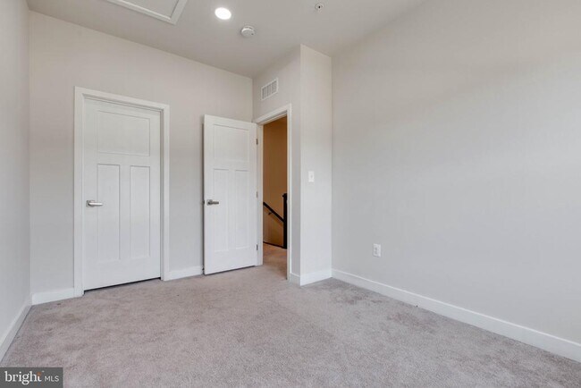 Building Photo - 149 Lyons Crk Dr