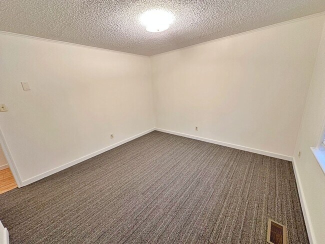 Building Photo - Renovated Rancher with 3 Bedrooms & 2 Baths!