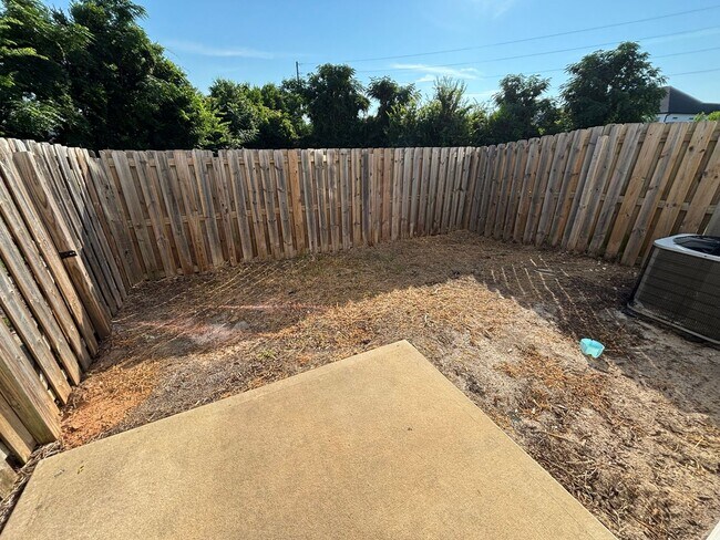 Building Photo - 723 Benelli Ct