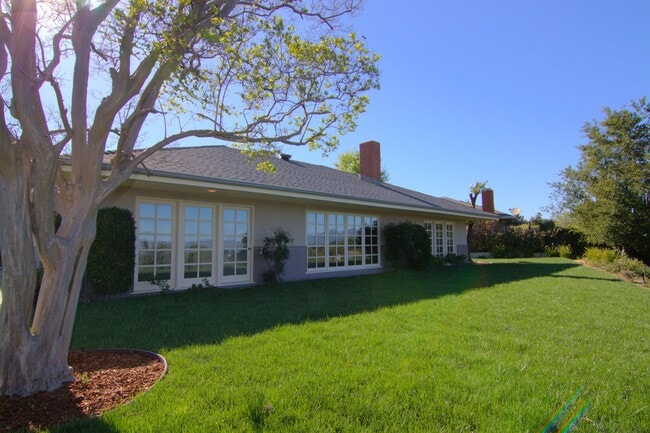 Building Photo - Architect’s Dream with Panoramic Valley Views in Private Calabasas Cul-de-Sac