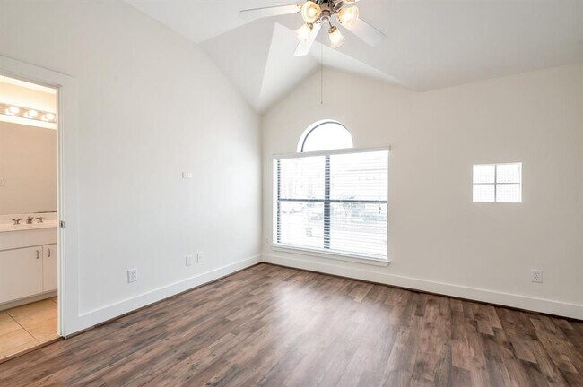 Building Photo - 3602 Link Valley Dr.