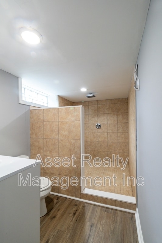 Building Photo - 602 Caswell Ave