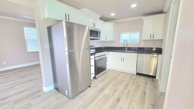 Building Photo - 1611 E Gamebird Rd