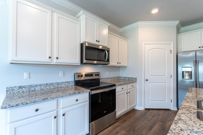 Building Photo - 22654 Regent Dr