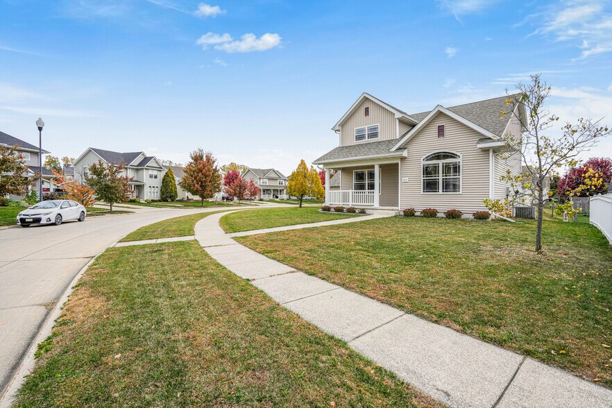 Building Photo - 2823 SW Reunion Dr