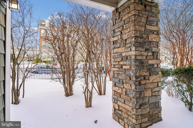 Building Photo - 12824 Clarksburg Square Rd