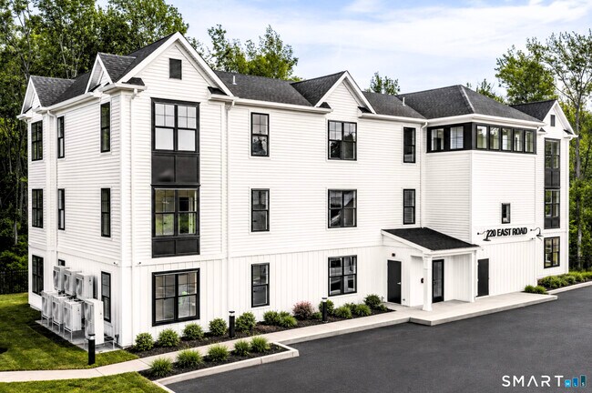 Building Photo - 220 E Rd