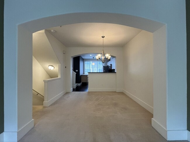 Building Photo - 2 Bedroom 2.5 Bathroom with 2 Tandem Car garage ~ Convenient Cedar Mill Location Near St. Vincent...
