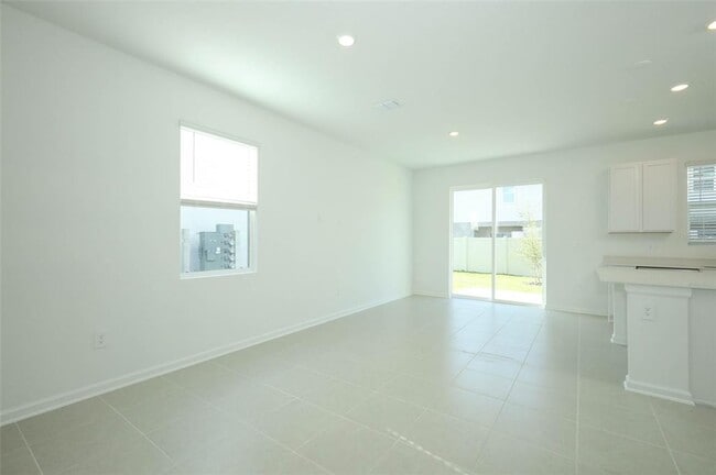 Building Photo - 2618 Skyline Lp