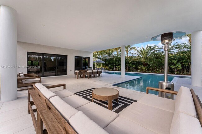 Building Photo - 16703 Botaniko Dr S