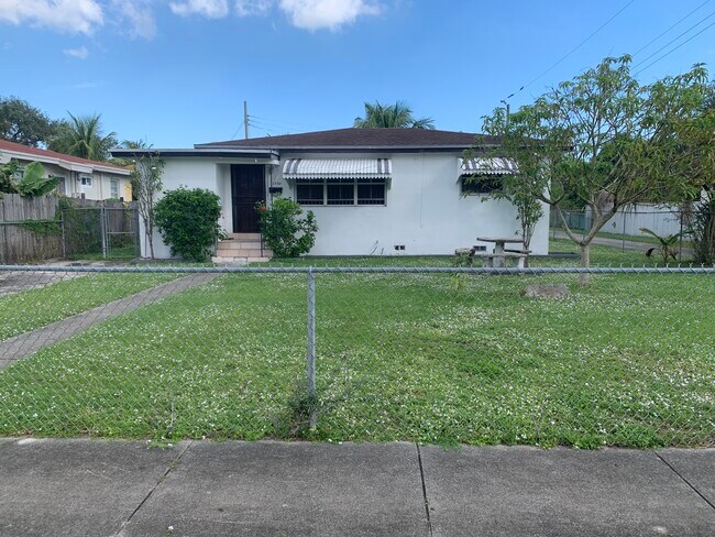 13055 NW 15th Ave - 13055 NW 15th Ave North Miami FL 33167 | Apartment ...