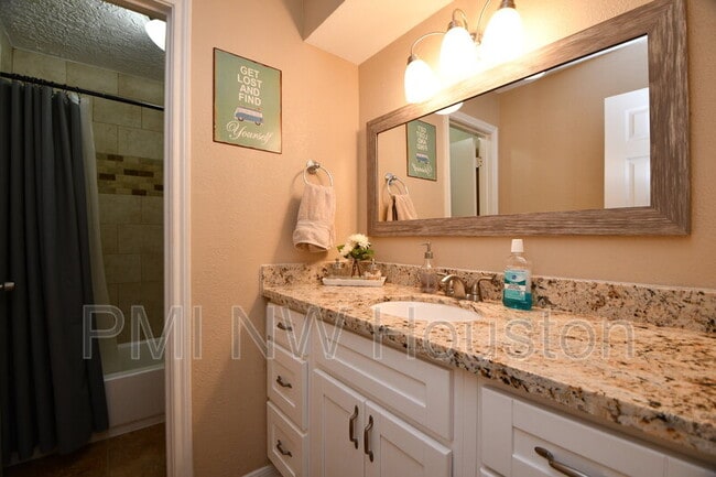 Building Photo - 3410 Plum Brook Ln