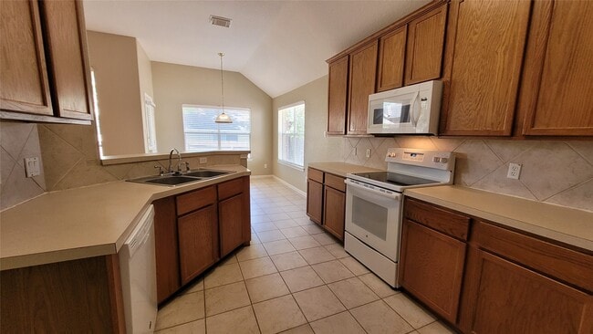 Building Photo - 3825 Evergreen Way