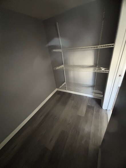 Building Photo - 18 Adger St