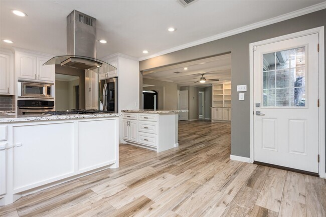 Building Photo - 14602 Oak Bend Dr