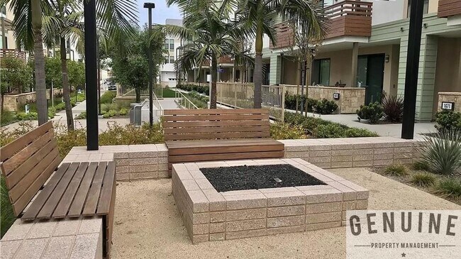 Building Photo - Beautifully Furnished 3Bd 3.5Ba Condo in Costa Mesa