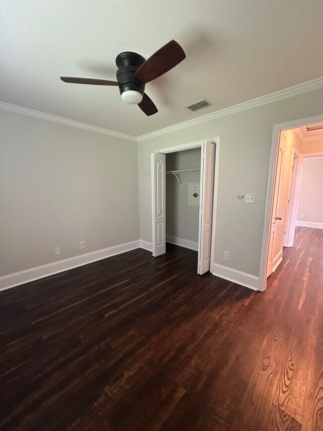 Building Photo - Gorgeous 3 Bedroom 2 Bath home in Piney Z ...
