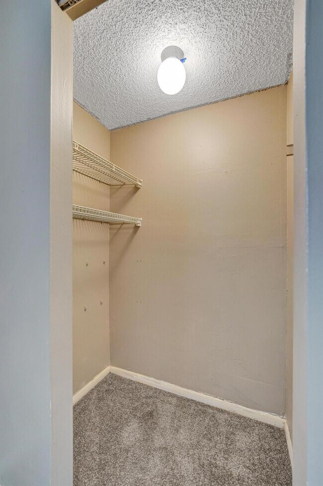 Building Photo - 9440 Poinciana Pl