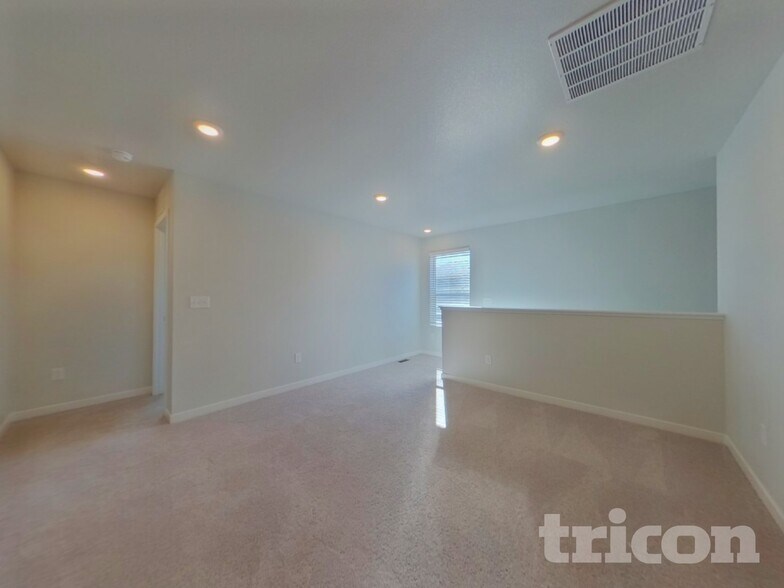 Building Photo - 2222 Flower Blossom Ave