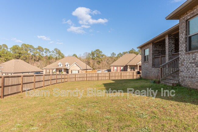 Building Photo - 9599 Pebble Stone Dr