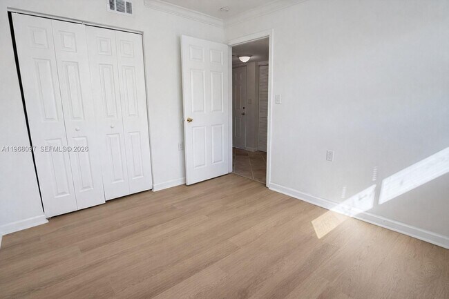 Building Photo - 971 Lake Terry Dr