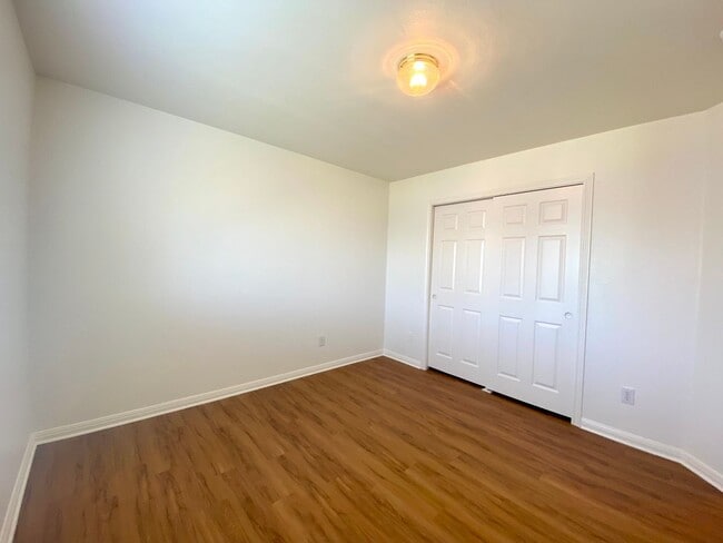 Building Photo - Lovely home in desirable Scofield Farms!