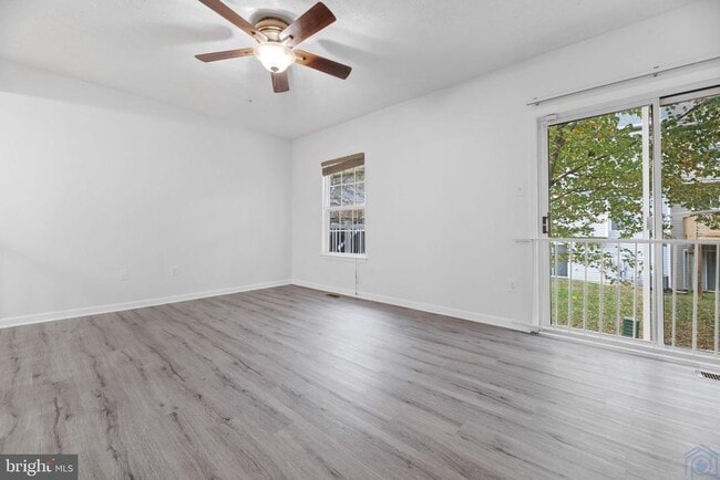 Building Photo - 2406 Lemontree Ln
