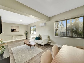 Building Photo - 3208 NE 9th St