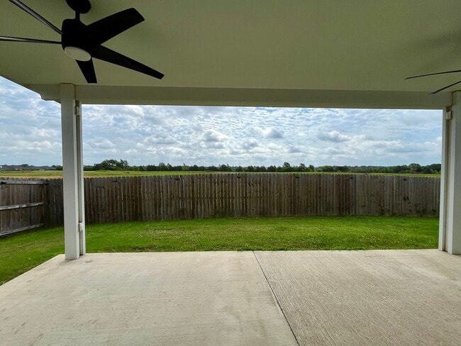 Building Photo - 917 Martin St