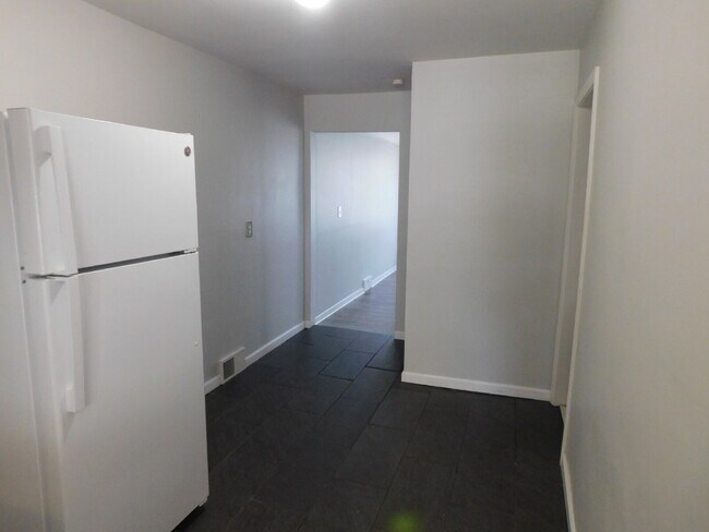 Building Photo - Private Entry Duplex near Lake St Clair