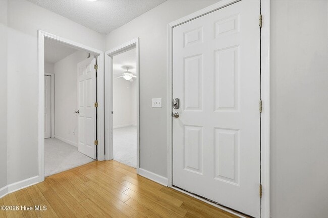Building Photo - 14 Juniper Ln