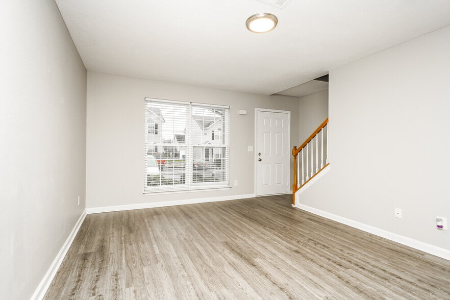 Building Photo - 8033 Logan Dr