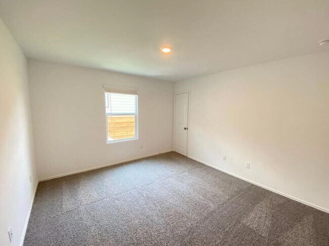 Building Photo - 480 Jack Ryan