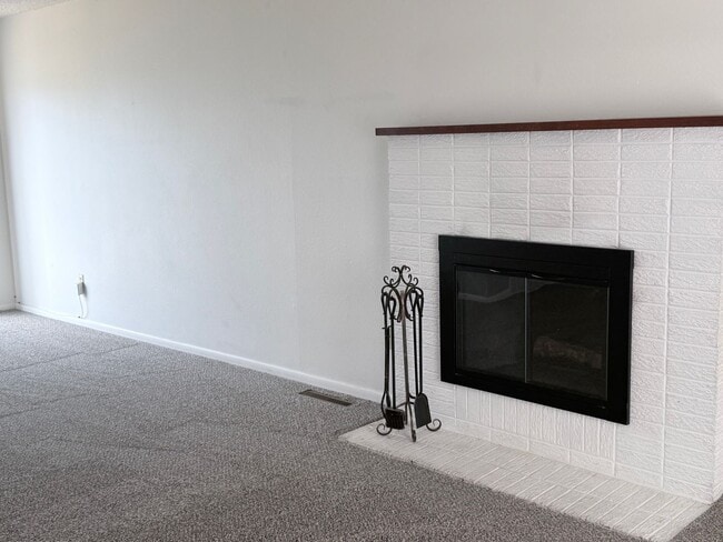 Building Photo - 5710 Eldora Dr