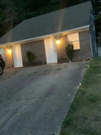 Building Photo - Alpine Courts