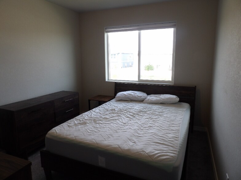 Building Photo - 11260 Feliz Wy