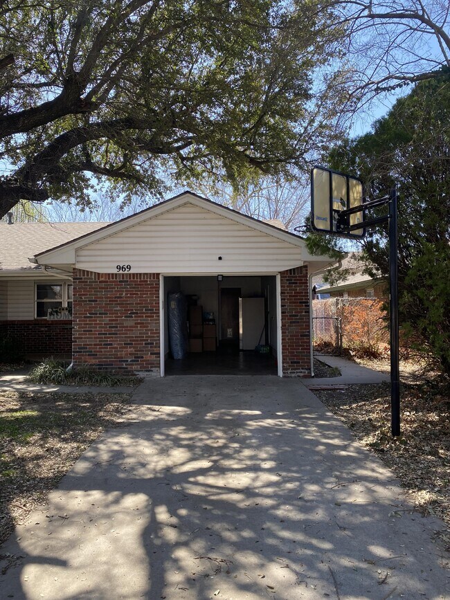 Building Photo - 969 Barkley Cir